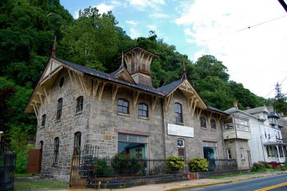 Port Deposit House from Street
