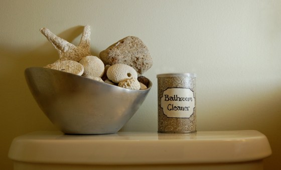 natural home made bathroom cleaner